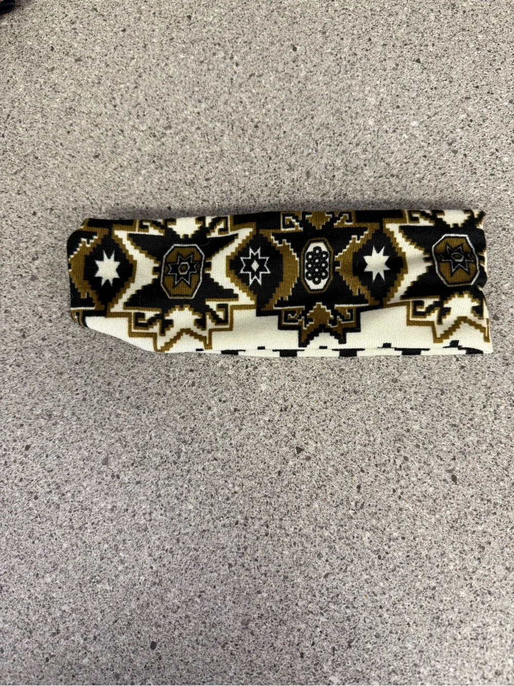 Neutral Aztec Pattern Headband - Black, White & Olive